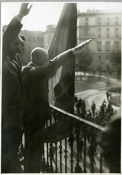 Milano - Piazza Cavour - Albergo Cavour - Giornate di sciopero generale