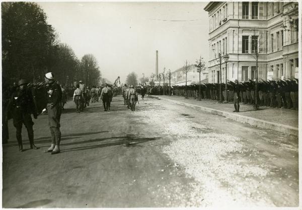 Milano - Bastioni di Porta Nuova - Caserma Mussolini - Corteo fascista