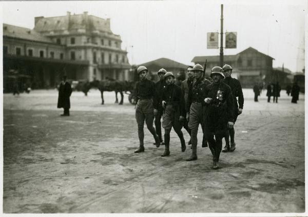 Milano - Stazione Centrale - Piazzale - Ronda fascista