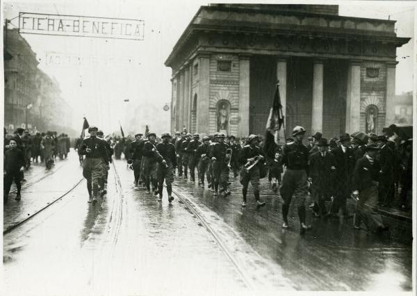 Milano - Corso Venezia - Corteo fascista