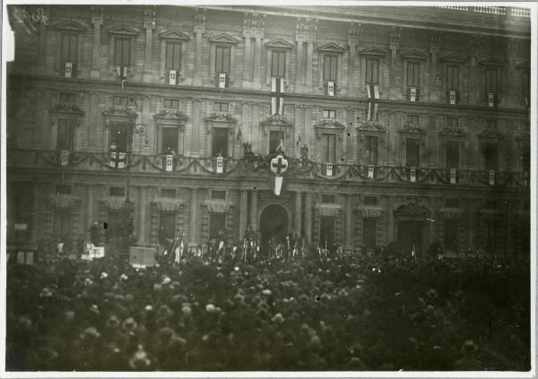 Milano - Palazzo Marino - Adunata fascista per la celebrazione della Vittoria