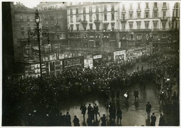 Milano - Piazza della Scala - Corteo fascista