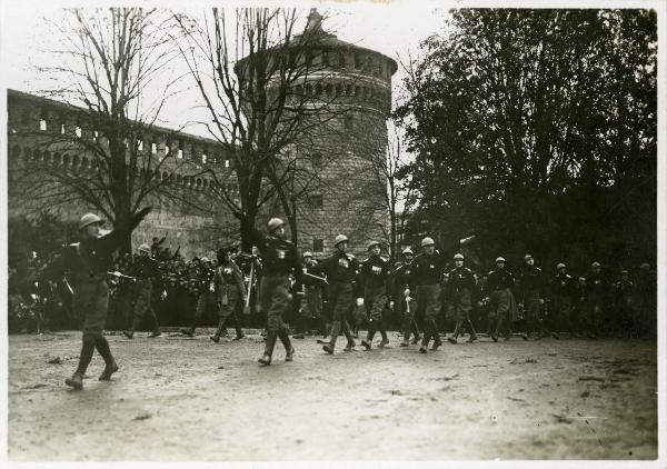 Milano - Castello Sforzesco - Corteo patriottico per la celebrazione della Vittoria