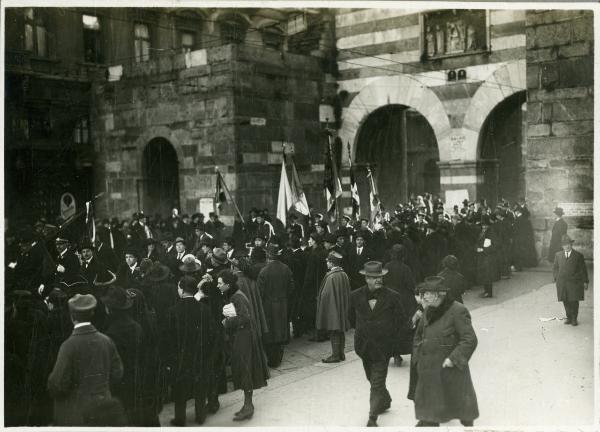 Milano - Porta Nuova - Commemorazione dell'Ammiraglio Carlo Mirabello