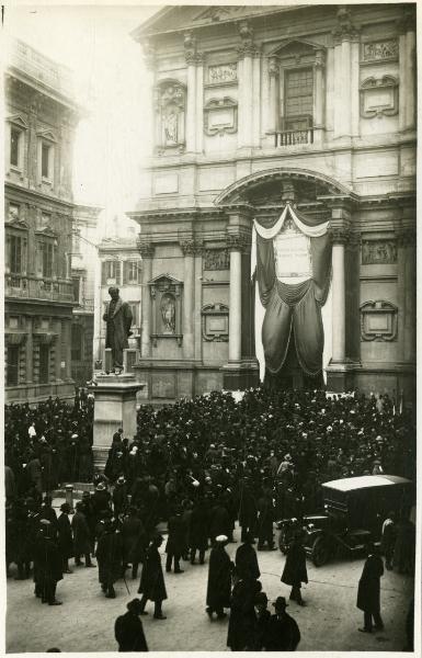 Milano - Chiesa di San Fedele - Folla