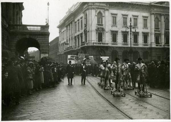 Milano - Piazza della Scala - Carnevale