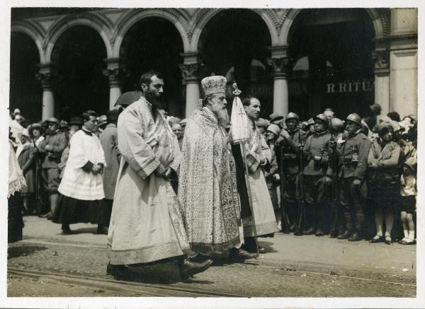 Milano - Processione in onore di Cristo Re - Collegio Armeno - Patriarca