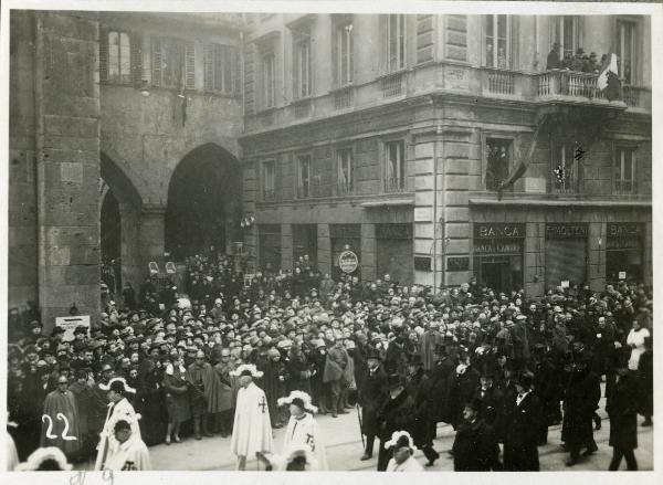 Milano - Funerali del Cardinale Tosi - Corteo funebre