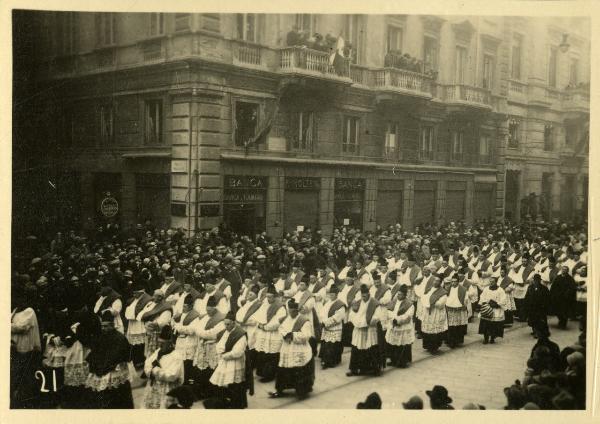 Milano - Funerali del Cardinale Tosi - Parroci