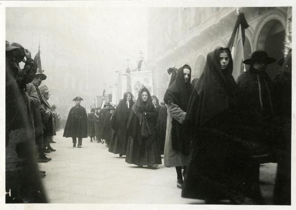 Milano - Funerali del Cardinale Tosi - Congregazioni femminili