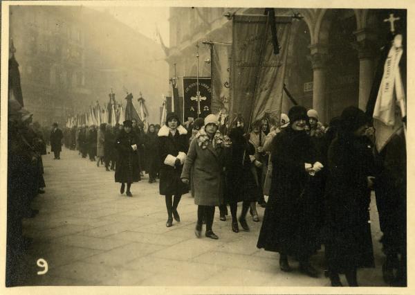 Milano - Funerali del Cardinale Tosi - Associazioni cattoliche