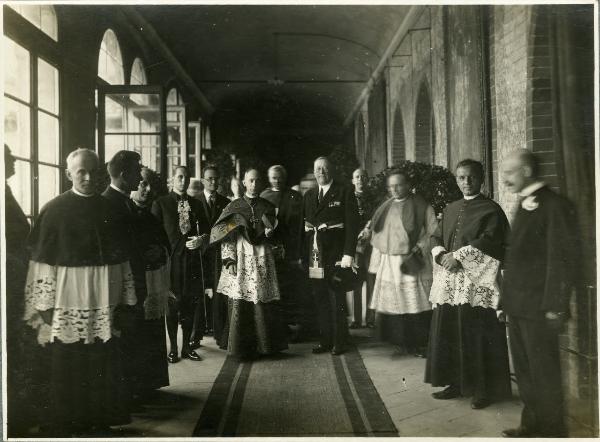 Milano - Tempio di Sant'Eustorgio - Canonica - Arcivescovo Alfredo Ildefonso Schuster - Podestà De Capitani d'Arzago - Vice Podestà Ing. Gorla - Gentiluomo d'onore del Cardinale Mallari per l'insediamento dell'arcivescovo