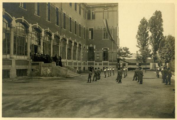 Milano - Via Copernico - Istituto dei Deficienti - Visita del Principe Ereditario Umberto di Savoia - Saggio ginnico