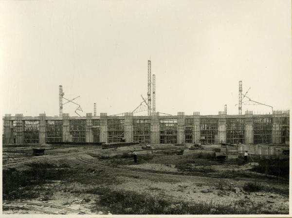 Milano - Stazione Centrale - Costruzione del fabbricato principale - Lavori in corso