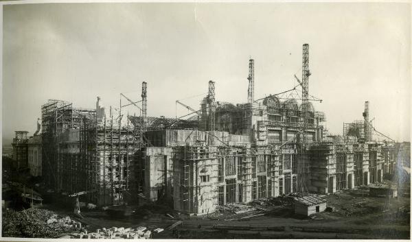 Milano - Stazione Centrale - Costruzione del fabbricato principale - Lavori in corso - Centina Galleria