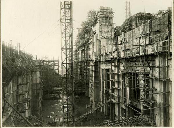 Milano - Stazione Centrale - Costruzione del fabbricato principale - Lavori in corso