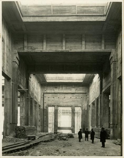 Milano - Stazione Centrale - Costruzione del fabbricato principale - Lavori in corso - Fabbricato viaggiatori