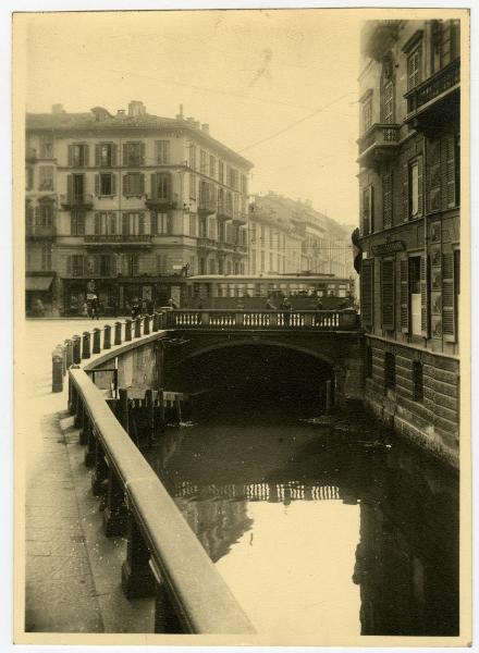 Milano - Naviglio - Ponte di via Manzoni