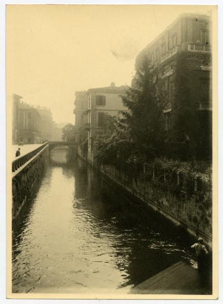 Milano - Naviglio - Via Senato