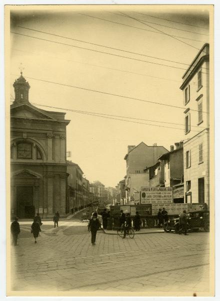 Milano - Naviglio - Via De Amicis