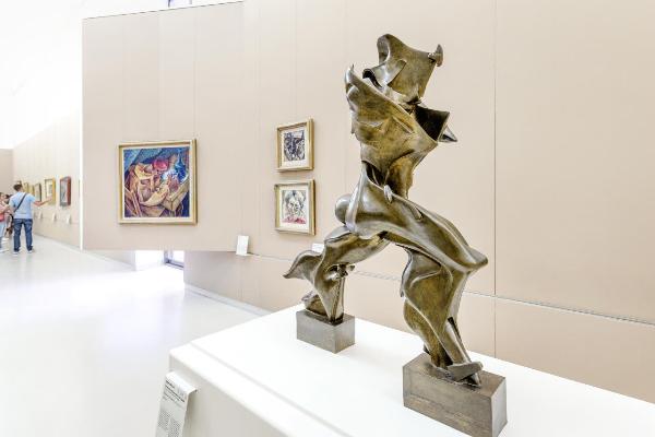 Milano - Museo del Novecento - Sala Umberto Boccioni - "Forme uniche della continuità nello spazio" di Umberto Boccioni - 1913 (1931)