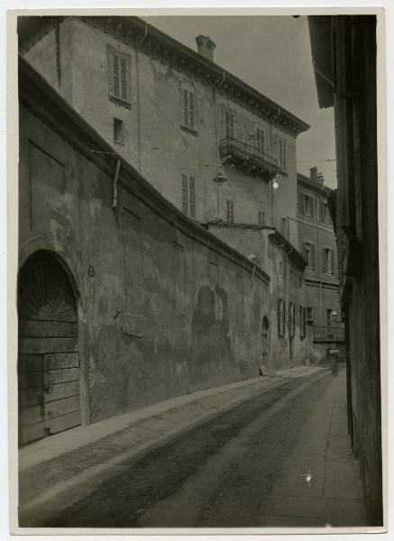 Milano - Via delle Ore - Arcivescovado - Portale