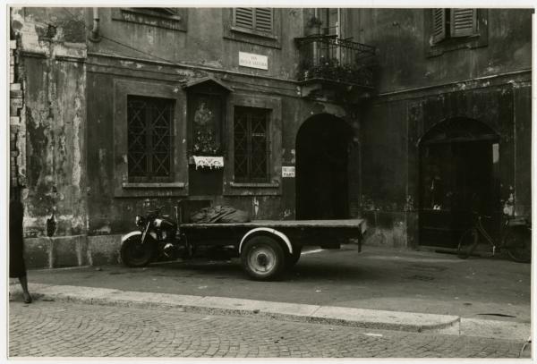 Milano - Via Zecca Vecchia - Casa di abitazione - Sidecar