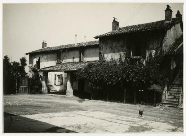 Milano - Cascina Morivione - Cortile