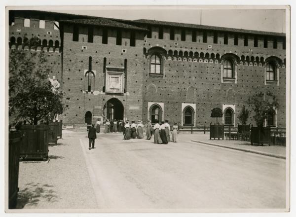 Milano - Castello Sforzesco - Cortile delle Armi