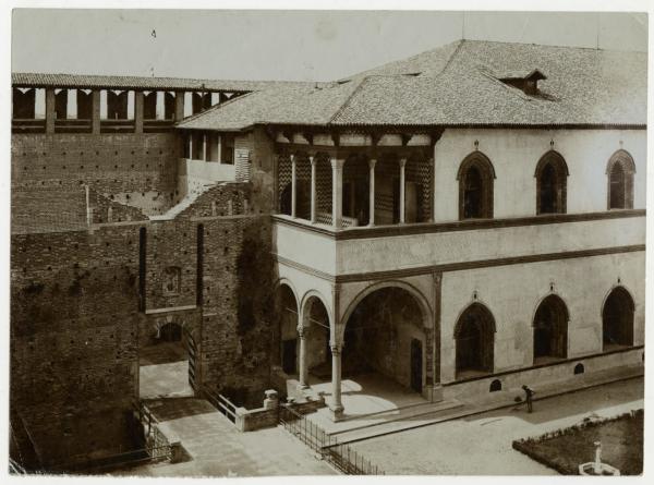 Milano - Castello Sforzesco - Cortile Ducale