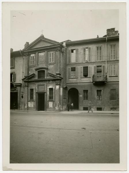 Milano - Via Lanzone - Chiesa di S. Agostino - Facciata