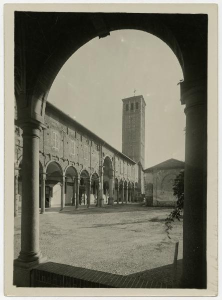 Milano - Basilica di Sant'Ambrogio - Chiostro