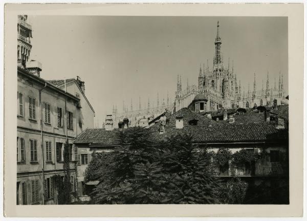 Milano - Via delle Ore, 8 - Casa degli Ostiarii - Cortile