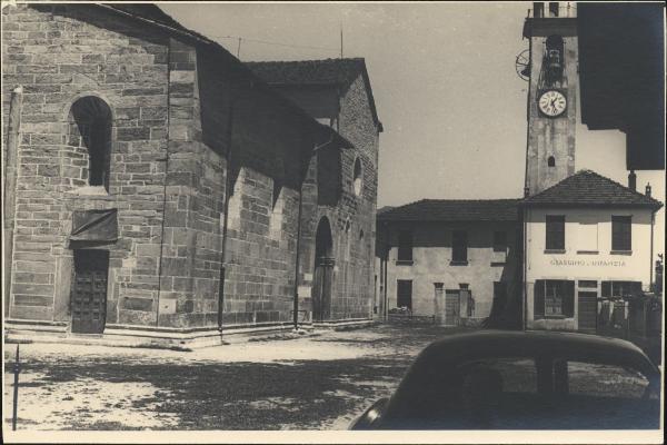 Località non identificata - Chiesa - Lato destro / Località non identificata - Piazza - Campanile con orologio e asilo