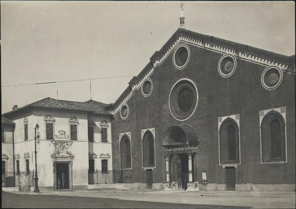 Milano - Chiesa di Santa Maria delle Grazie - Facciata / Milano - Chiesa di Santa Maria delle Grazie - Cenacolo Vinciano - Ingresso