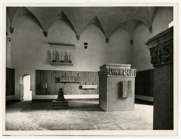 Milano - Castello Sforzesco - Musei Civici - Museo d'Arte Antica - Allestimento BBPR (1956) - Sala 6