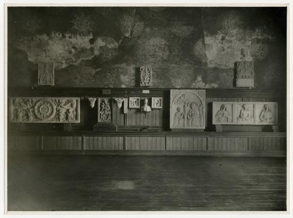 Milano - Castello Sforzesco - Musei Civici - Allestimento Nicodemi (anni '30) - Sala 13 (Sala delle Colombine)