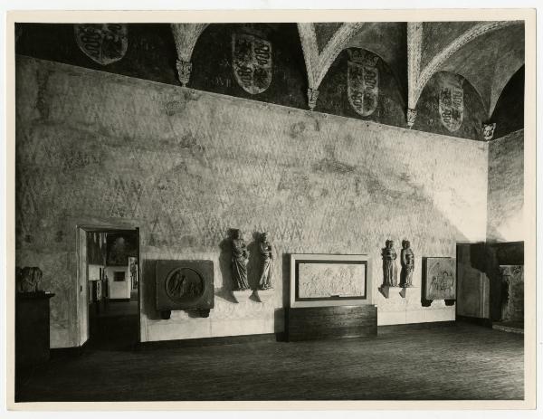 Milano - Castello Sforzesco - Musei Civici - Allestimento Baroni (1948-1953) - Museo d'Arte Antica - Sala 11 (Sala dei Ducali)