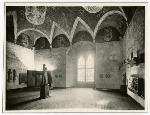 Milano - Castello Sforzesco - Musei Civici - Allestimento Baroni (1948-1953) - Museo d'Arte Antica - Sala 11 (Sala dei Ducali)