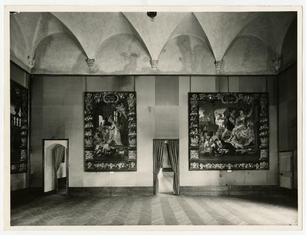 Milano - Castello Sforzesco - Musei Civici - Allestimento Baroni (1948-1953) - Sala 6 - Arazzi del XVII sec. della serie "Le Sette Arti Liberali"