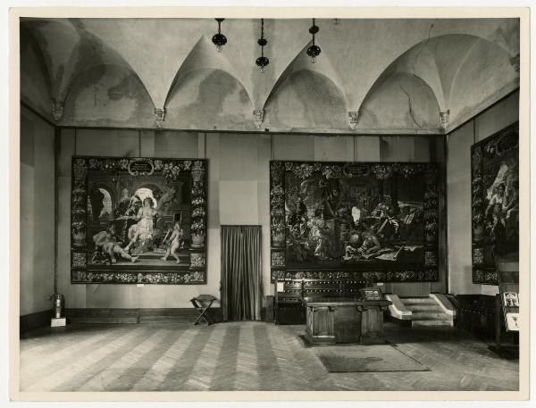 Milano - Castello Sforzesco - Musei Civici - Allestimento Baroni (1948-1953) - Sala 6 - Arazzi del XVII sec. della serie "Le Sette Arti Liberali"