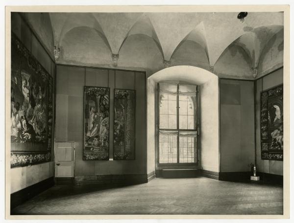Milano - Castello Sforzesco - Musei Civici - Allestimento Baroni (1948-1953) - Sala 6 - Arazzi del XVII sec. delle serie "Storie di Sansone" e "Le Sette Arti Liberali"
