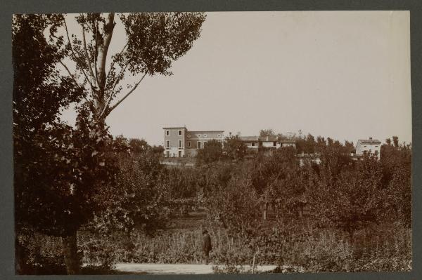 Montebello Vicentino - Collina di Castelletto, ora via Castelletto - Caseggiato - Uomo