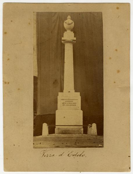 Monumento ai volontari caduti nel 1866 - Vezza d'Oglio - Piazza IV luglio