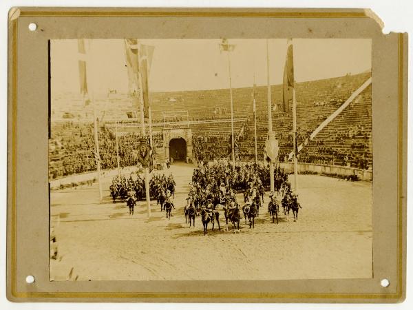 Verona - Arena - Carosello per il secondo Centenario del Savoia Cavalleria