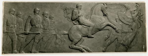 Milano - Stazione Centrale - Padiglione Reale - Sala dei Ricevimenti - Sculture