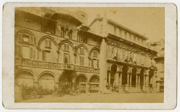 Milano - Piazza dei Mercanti - Loggia degli Osii e Palazzo delle Scuole Palatine