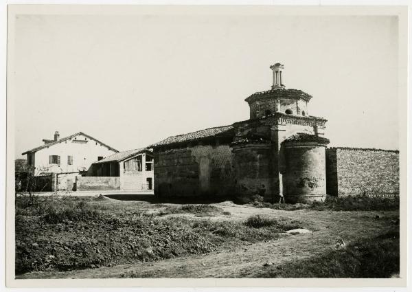 Milano - Via Andrea Doria 4 - Cascina Pozzobonelli - Oratorio prima della demolizione nel 1907