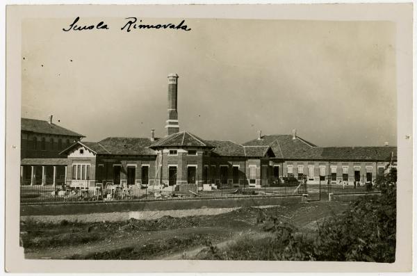 Milano - Zona Ghisolfa - Scuola Rinnovata (ora scuola primaria Rinnovata Pizzigoni, sede I.C. Rinnovata Pizzigoni, in Via Castellino da Castello)