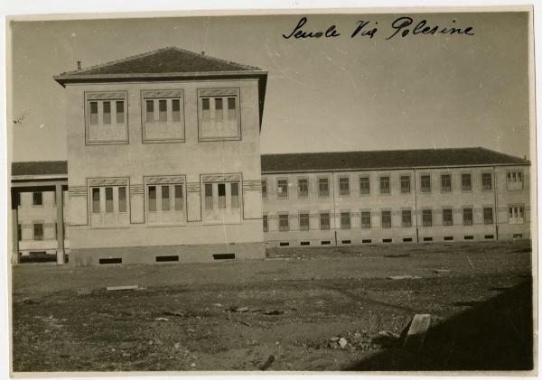 Milano - Via Polesine - Scuola elementare (ora scuola primaria di Via Polesine, sede I.C. Marcello Candia) - Lato posteriore